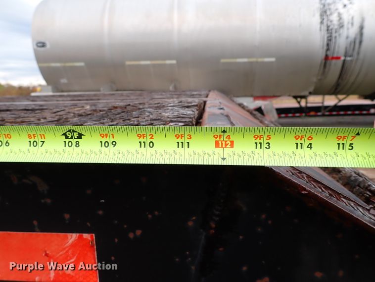 image for item IC9578 2001 Fontaine FLT-7-35HBTW  drop deck equipment trailer