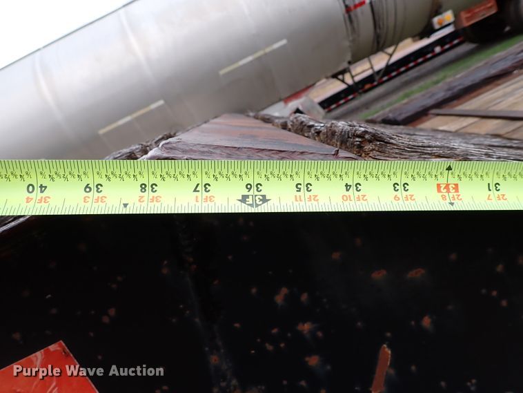 image for item IC9578 2001 Fontaine FLT-7-35HBTW  drop deck equipment trailer