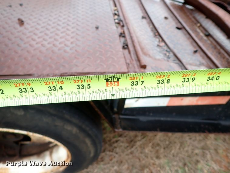 image for item IC9578 2001 Fontaine FLT-7-35HBTW  drop deck equipment trailer