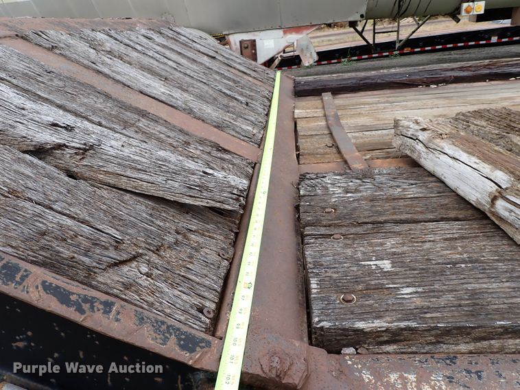 image for item IC9578 2001 Fontaine FLT-7-35HBTW  drop deck equipment trailer