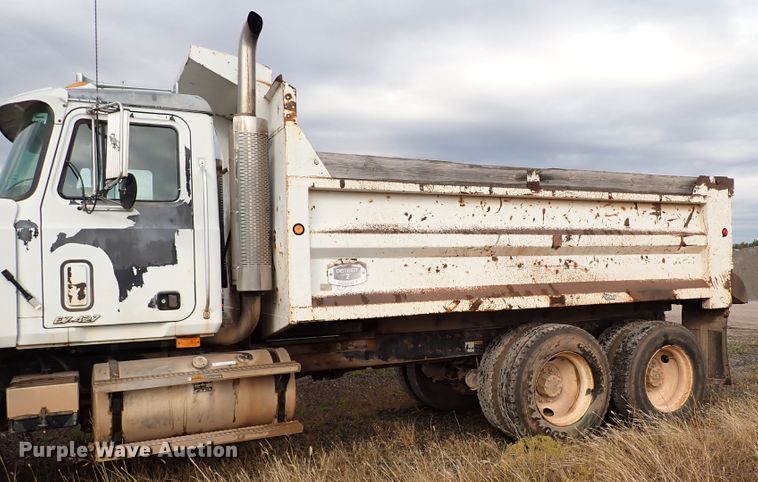 image for item IC9579 1998 Mack CH613  dump truck