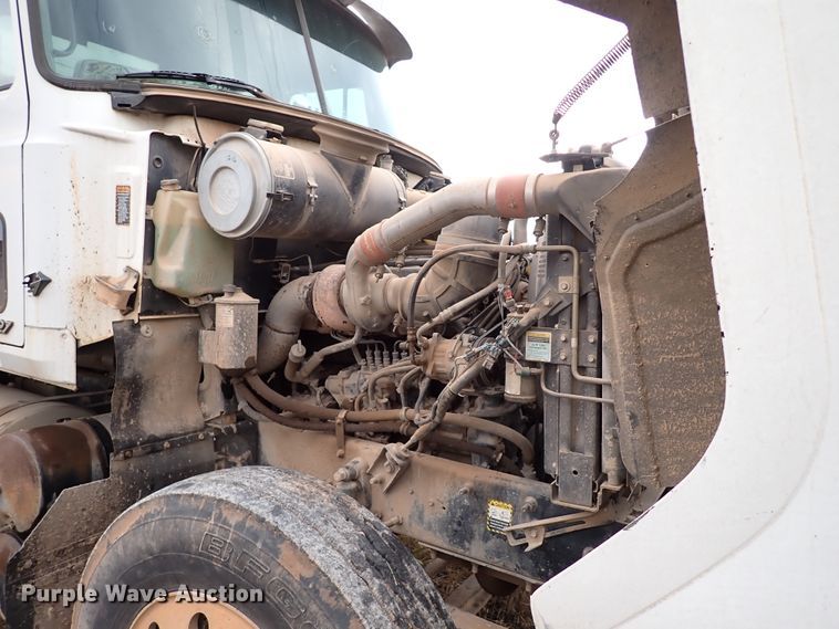 image for item IC9579 1998 Mack CH613  dump truck