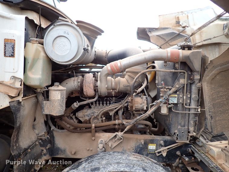 image for item IC9579 1998 Mack CH613  dump truck