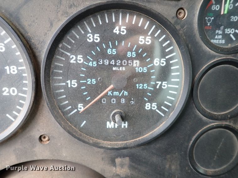 image for item IC9579 1998 Mack CH613  dump truck