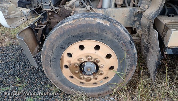 image for item IC9579 1998 Mack CH613  dump truck