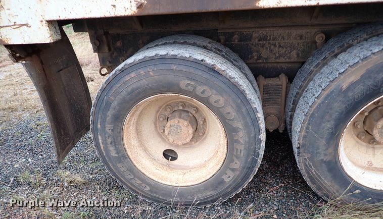 image for item IC9579 1998 Mack CH613  dump truck