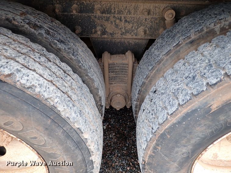 image for item IC9579 1998 Mack CH613  dump truck