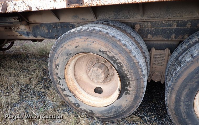 image for item IC9579 1998 Mack CH613  dump truck