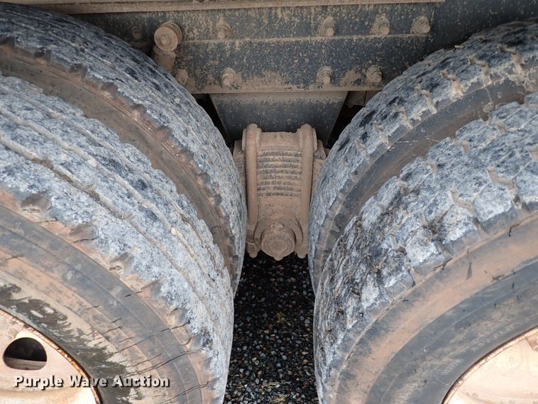 image for item IC9579 1998 Mack CH613  dump truck