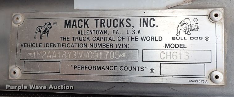 image for item IC9579 1998 Mack CH613  dump truck