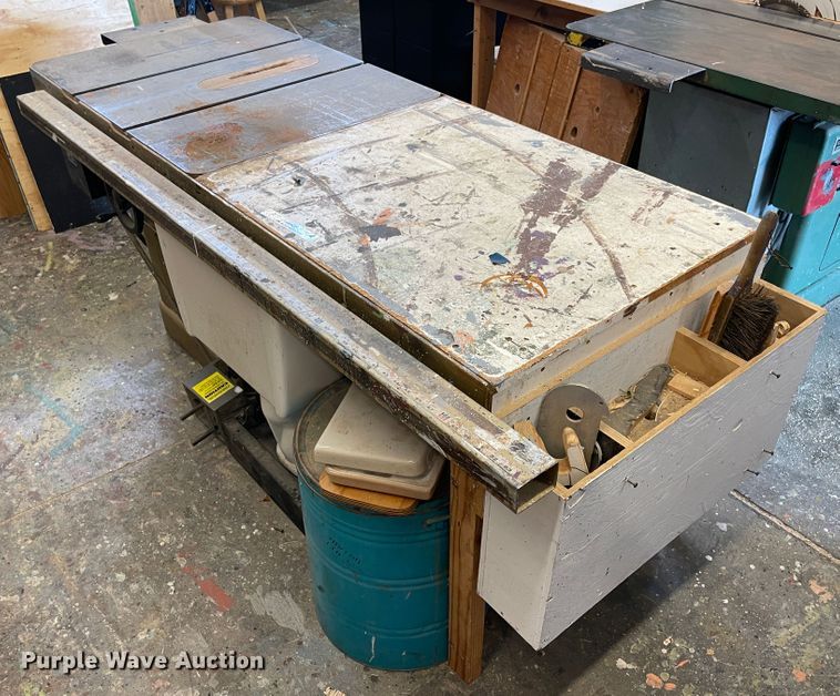 image for item II9439 Powermatic 66  table saw