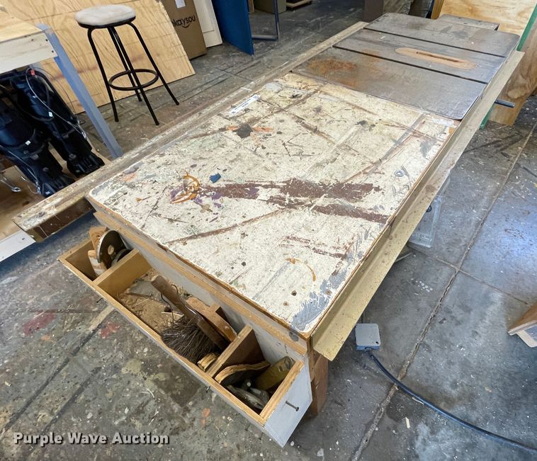 image for item II9439 Powermatic 66  table saw