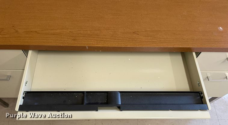 image for item II9451 Desk