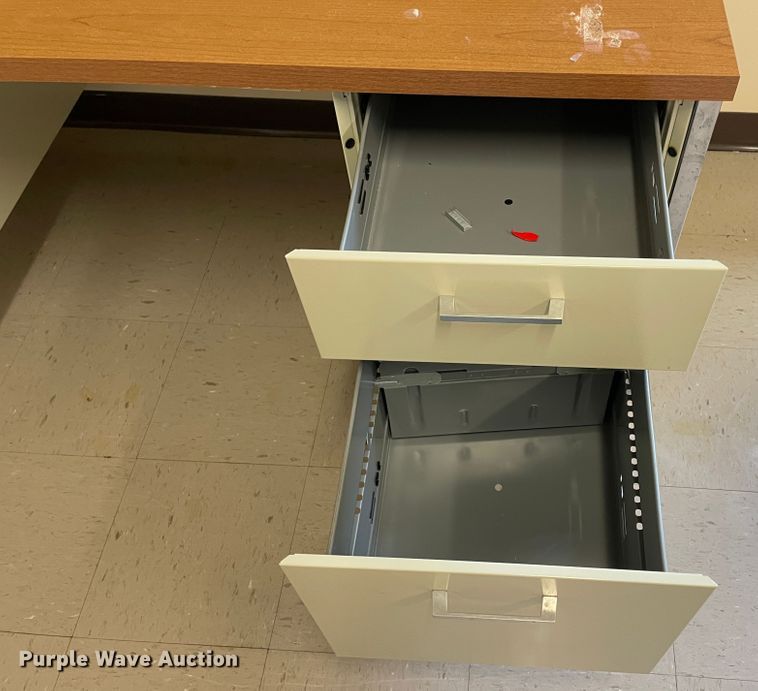 image for item II9451 Desk