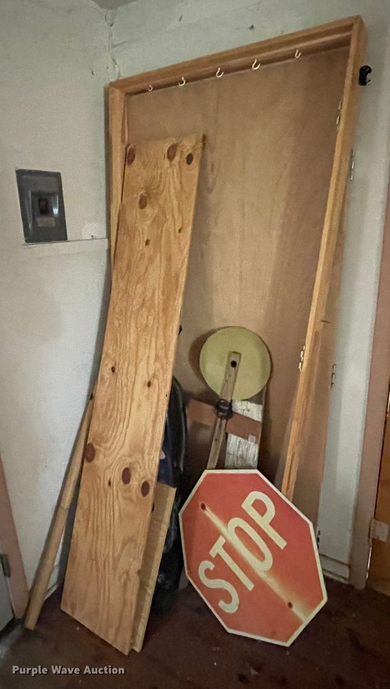 image for item II9452 Office supplies