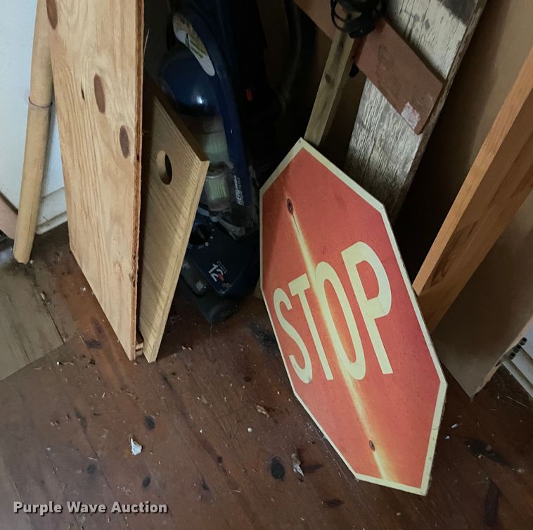 image for item II9452 Office supplies