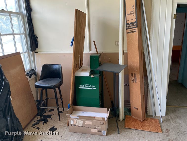 image for item II9453 Office supplies