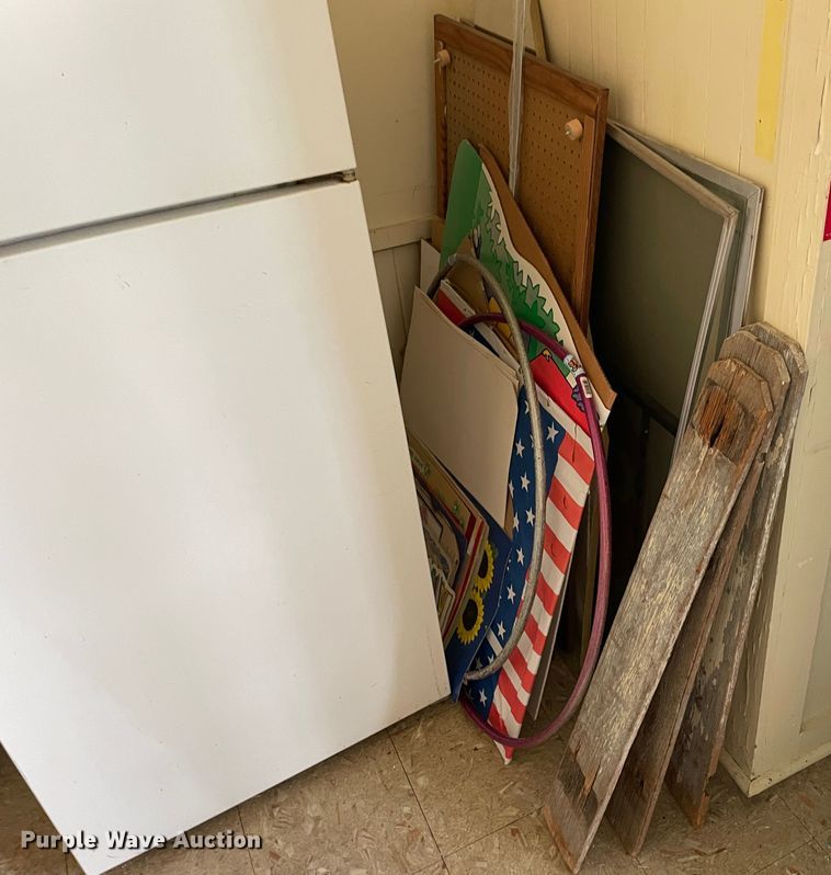 image for item II9453 Office supplies