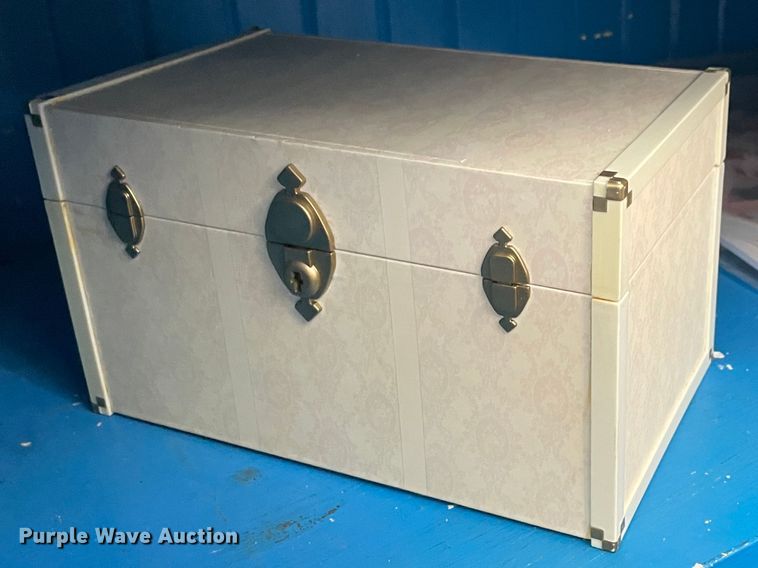 image for item II9455 Office supplies