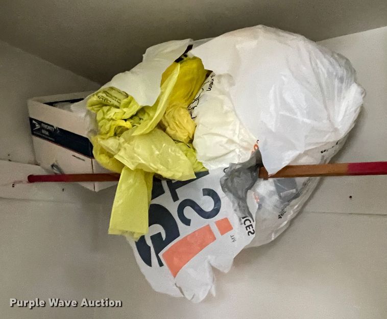 image for item II9463 Office supplies