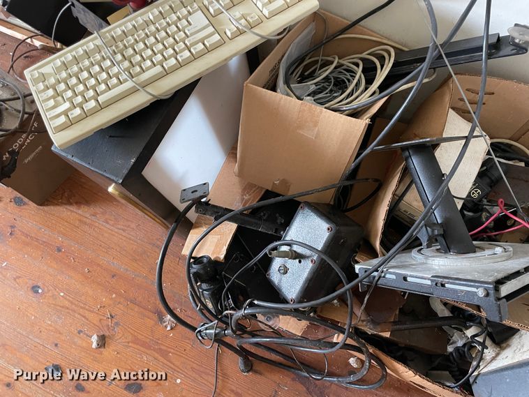 image for item II9464 Office supplies