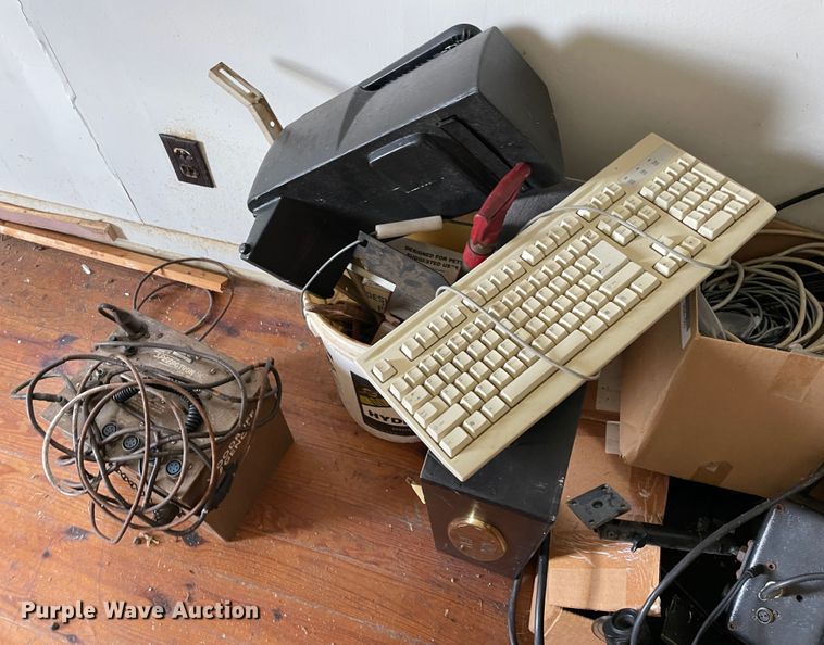 image for item II9464 Office supplies