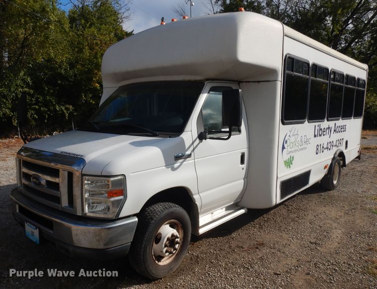 image for item IK9522 2010 Ford Econoline E450  shuttle bus