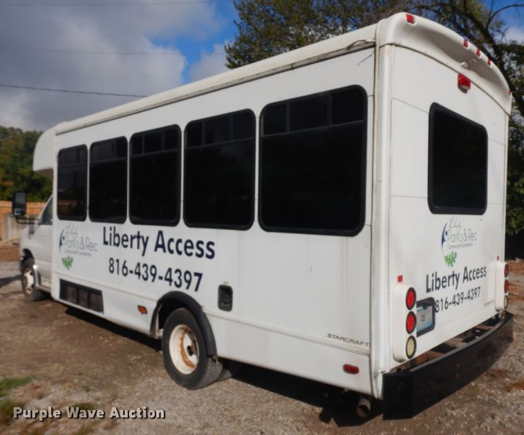 image for item IK9522 2010 Ford Econoline E450  shuttle bus