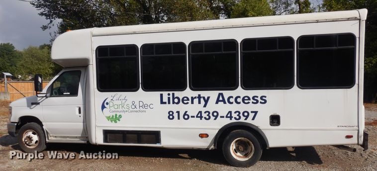 image for item IK9522 2010 Ford Econoline E450  shuttle bus