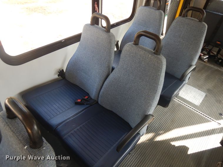 image for item IK9522 2010 Ford Econoline E450  shuttle bus