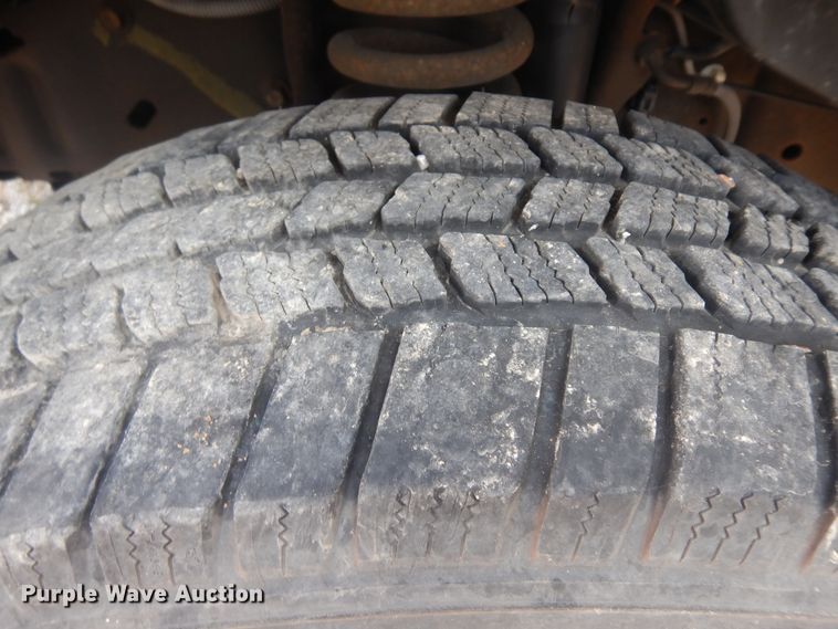 image for item IK9522 2010 Ford Econoline E450  shuttle bus