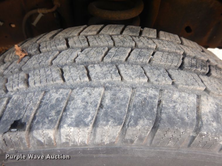 image for item IK9522 2010 Ford Econoline E450  shuttle bus