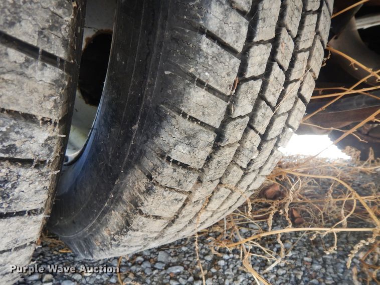 image for item IK9522 2010 Ford Econoline E450  shuttle bus