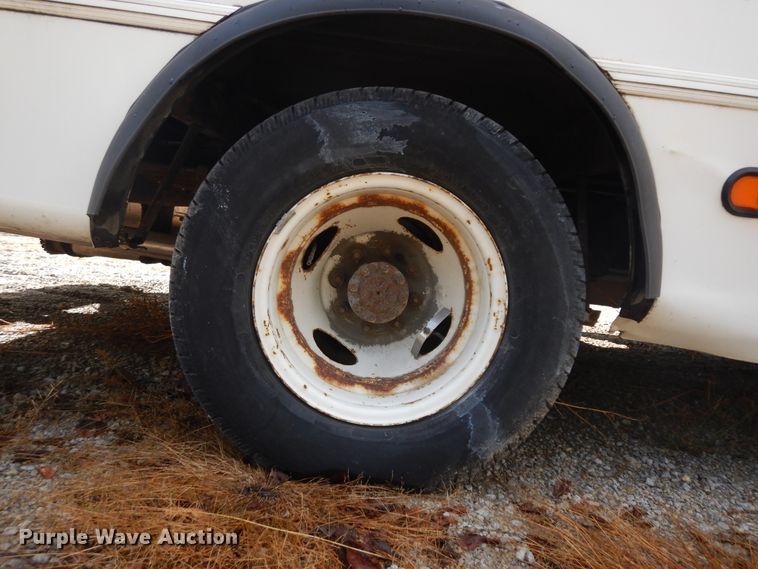 image for item IK9522 2010 Ford Econoline E450  shuttle bus