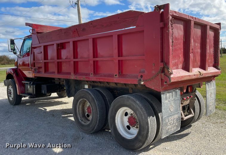 image for item IK9549 2004 Sterling LT7500  dump truck