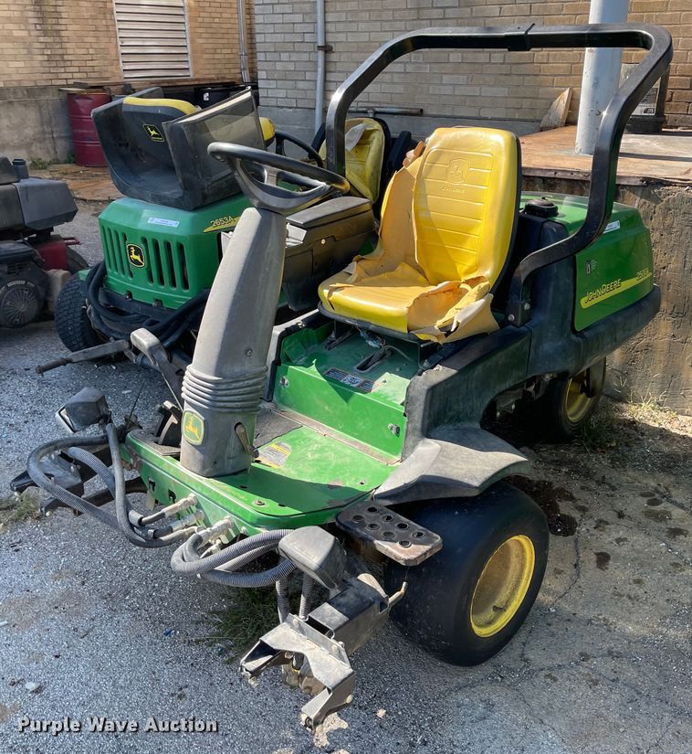 image for item IK9567 John Deere 2500A  garden tractor