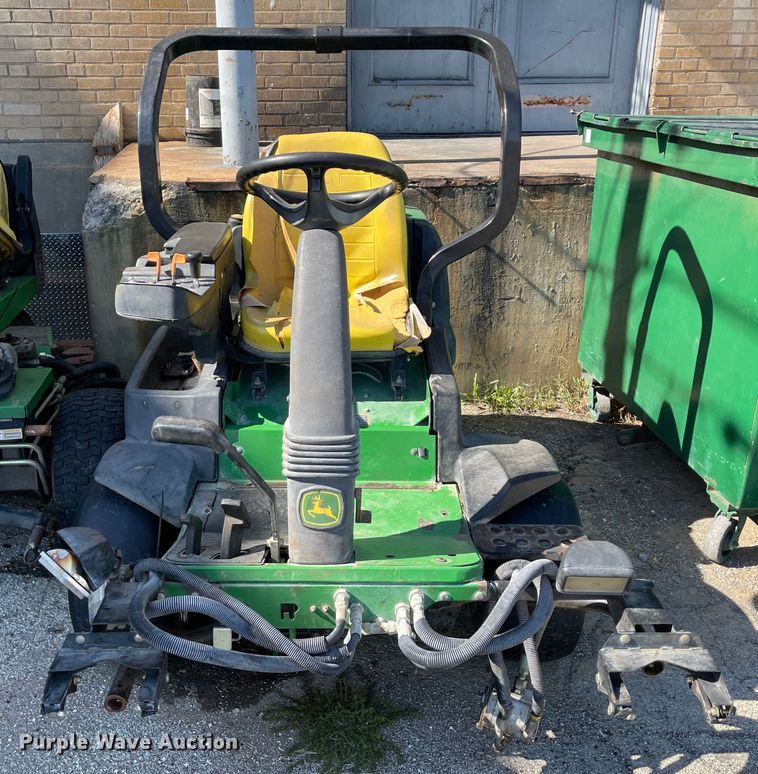 image for item IK9567 John Deere 2500A  garden tractor