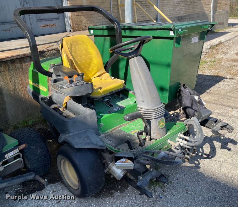 image for item IK9567 John Deere 2500A  garden tractor