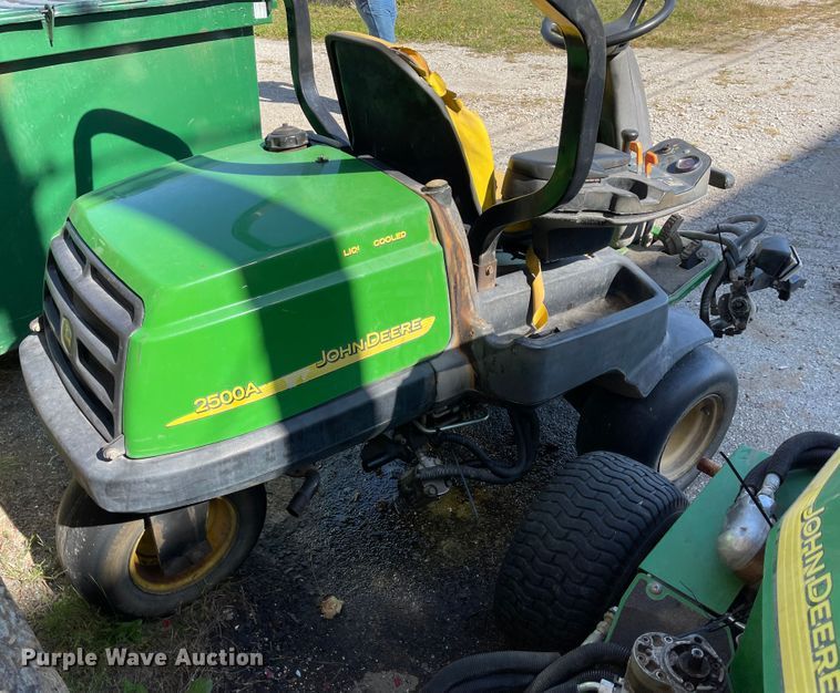 image for item IK9567 John Deere 2500A  garden tractor