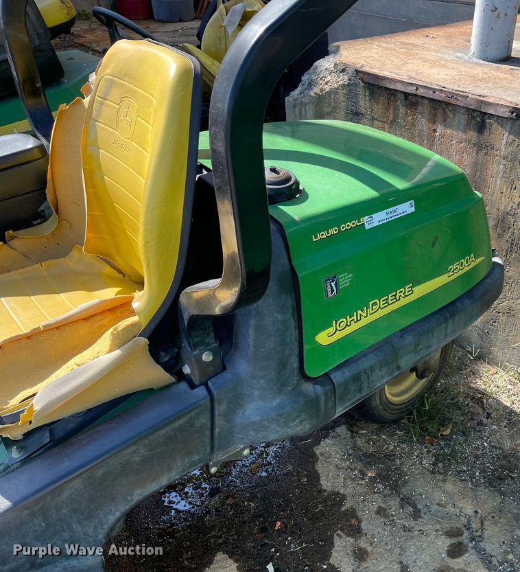 image for item IK9567 John Deere 2500A  garden tractor