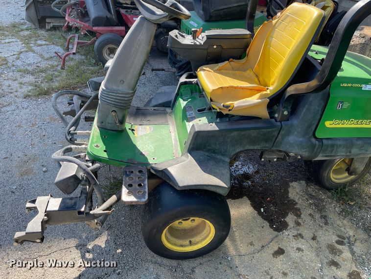 image for item IK9567 John Deere 2500A  garden tractor