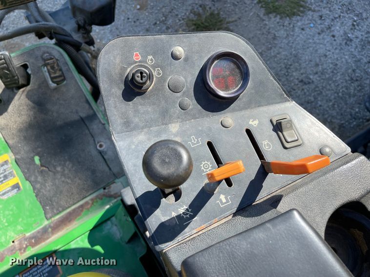 image for item IK9567 John Deere 2500A  garden tractor