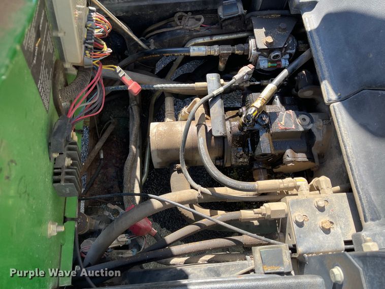 image for item IK9567 John Deere 2500A  garden tractor