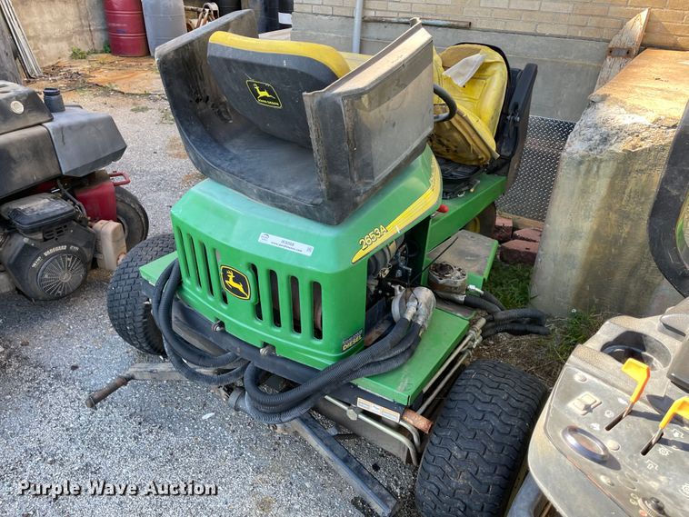 image for item IK9568 John Deere 2653A  garden tractor