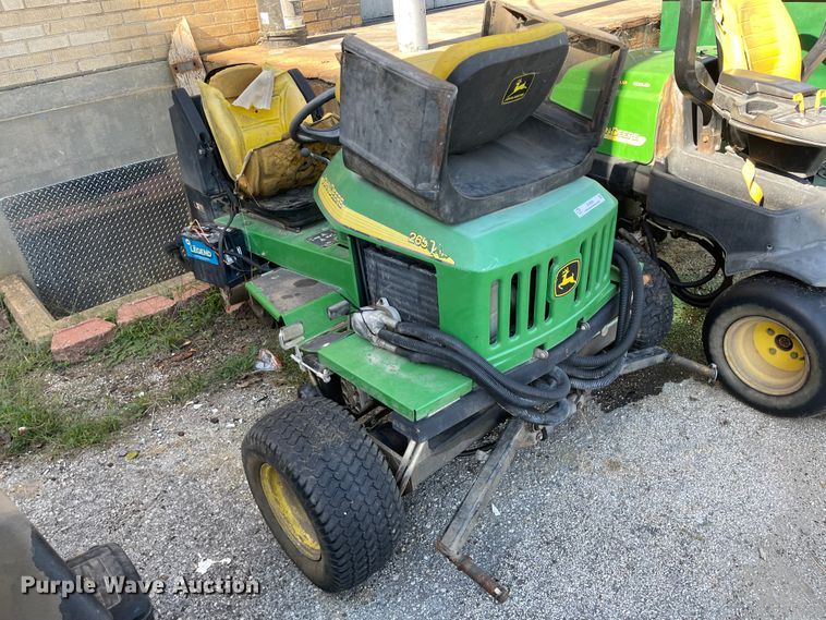 image for item IK9568 John Deere 2653A  garden tractor