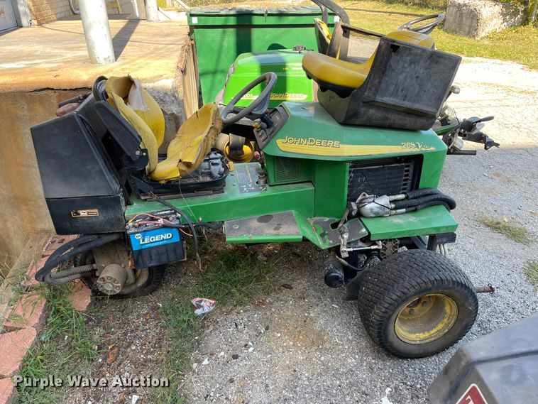 image for item IK9568 John Deere 2653A  garden tractor