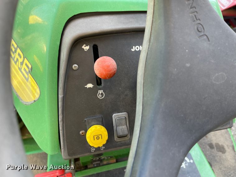 image for item IK9568 John Deere 2653A  garden tractor