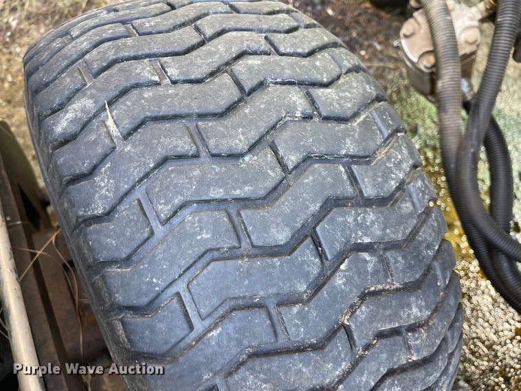 image for item IK9568 John Deere 2653A  garden tractor