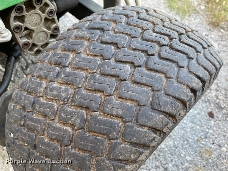 image for item IK9568 John Deere 2653A  garden tractor