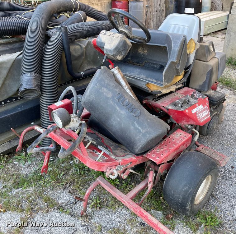 image for item IK9569 Toro  garden tractor